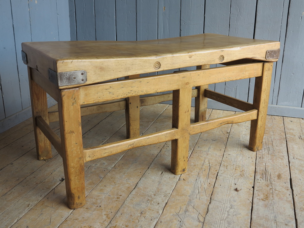 Farm house and country kitchen style butchers blocks and kitchen units from reclaimed pine and original reclaimed salvaged tops ideal for use in a kitchen.
