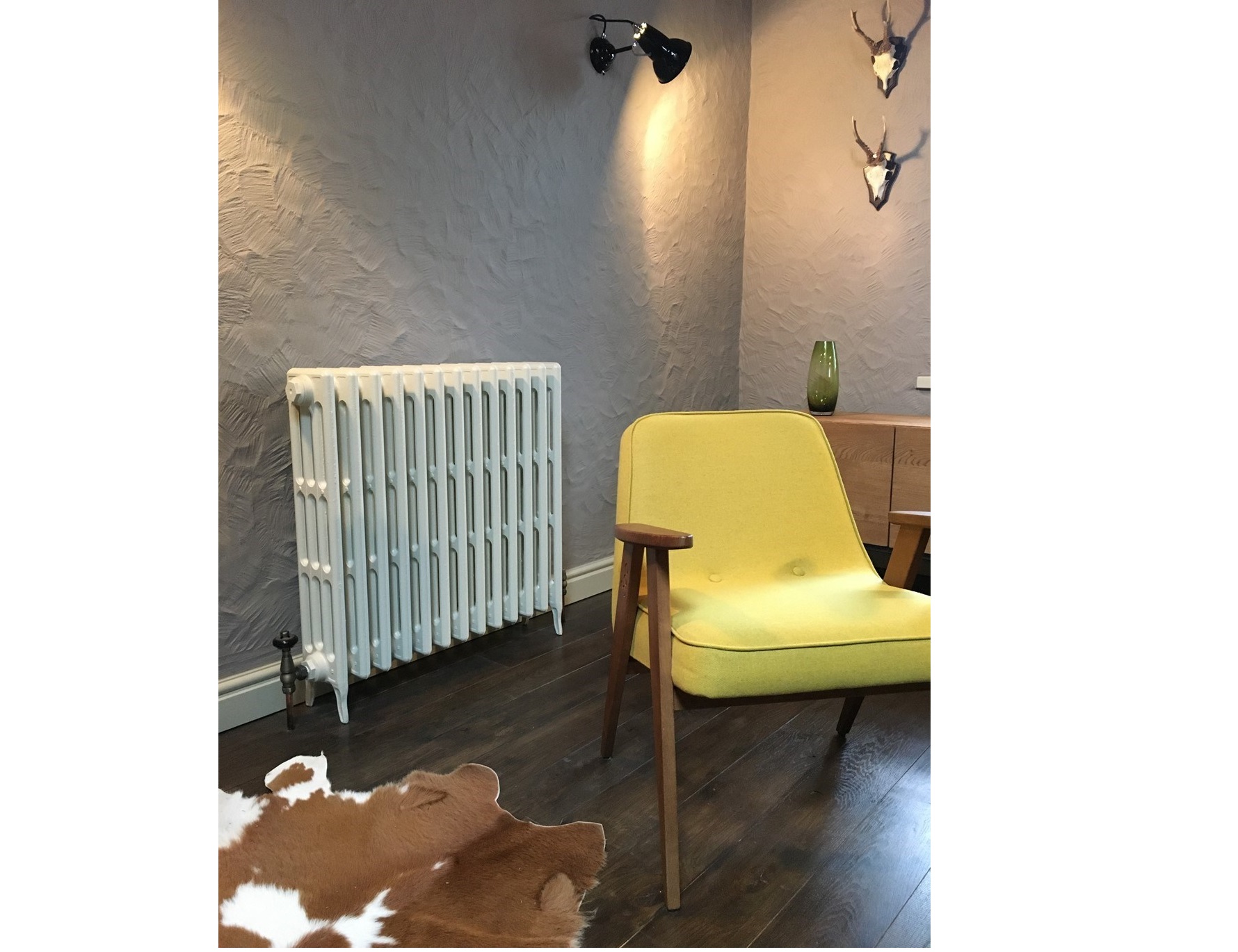 Carron Cast Iron Radiators To Go In Stock Ready For Next Day Delivery. Perfect For Modern and Traditional Homes
