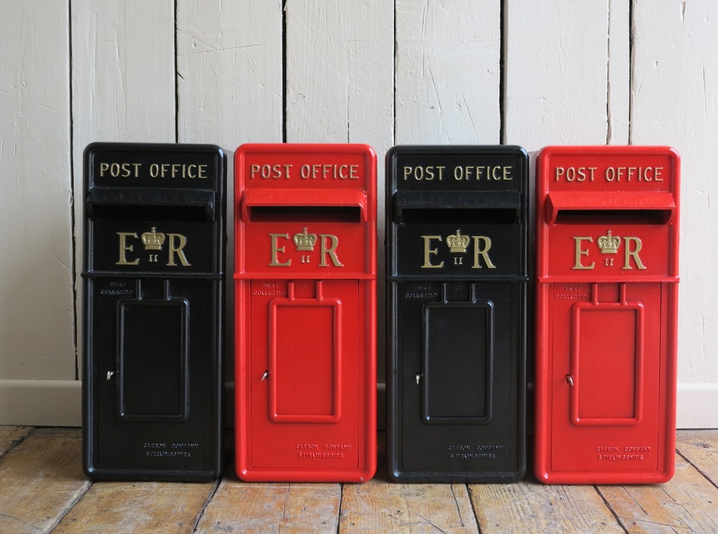 UKAA can supply reproduction ER11 Royal Mail post poxes painted in the colour of your choice and delivered within mainland UK for £25