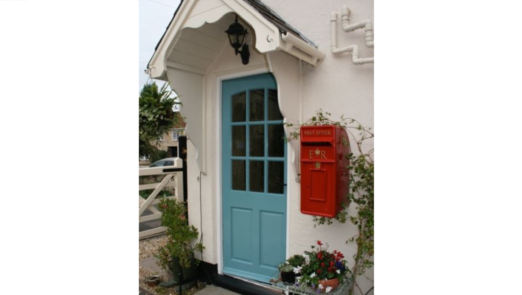 At UKAA we sell traditional Royal Mail post boxes. These boxes come with or without a pole and can be painted in the colour of your choice