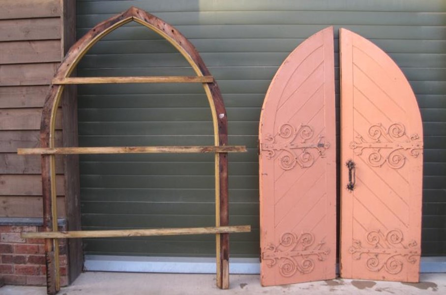 Pitch Pine Gothic Arched Door With Frame
