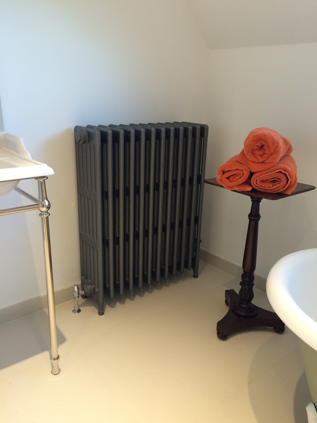 Gallery Images of Cast Iron Radiators 6 Column Victorian Foundry Grey ...