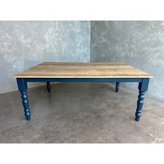 Farmhouse Kitchen Table With Turned Legs 