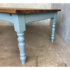 Traditional Farmhouse Style Table 