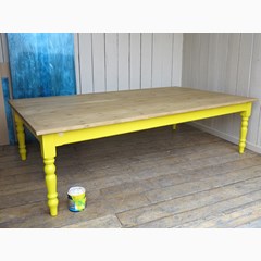 Traditional Plank Top Table With Turned Legs 