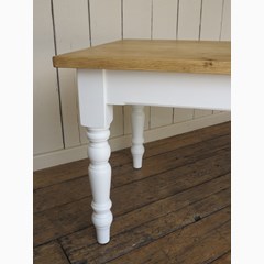 Turned Leg Tables in a Farmhouse Style 