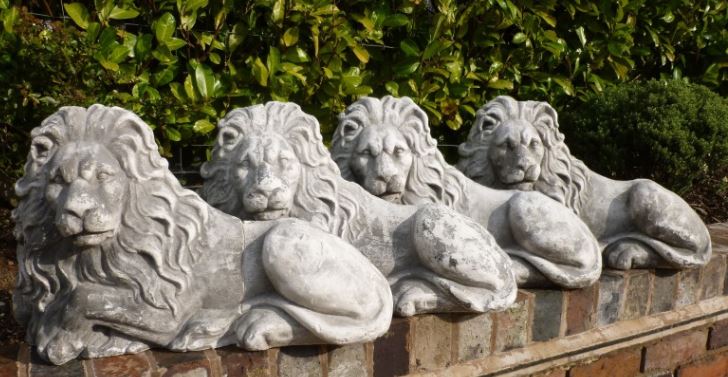 chatsworth house derbyshire lions garden antiques