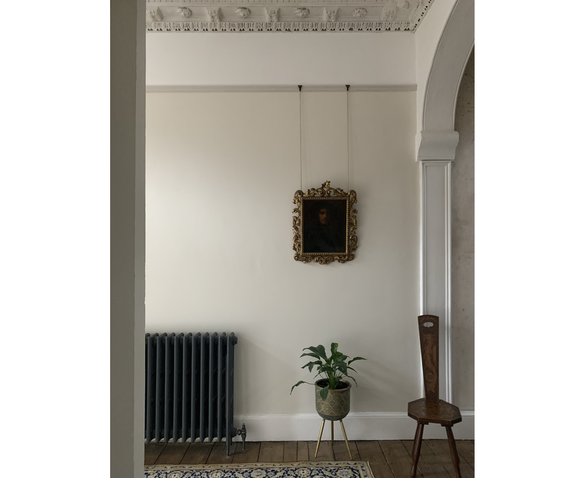Carron Victorian 4 Column Cast Iron Radiator fitted In a Traditional Hallway